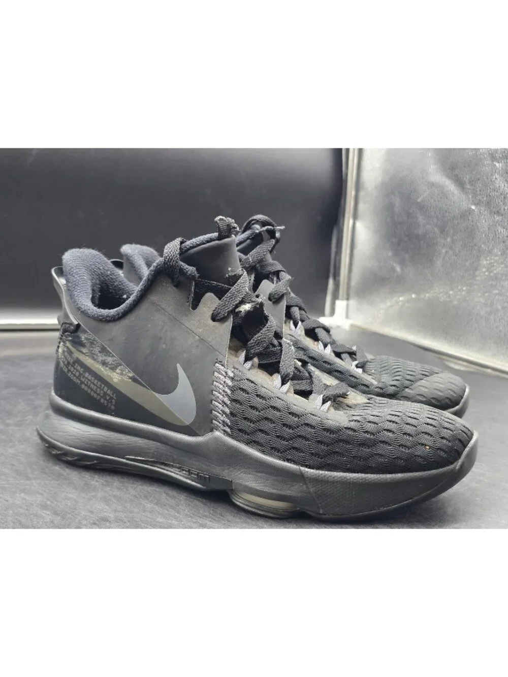 Nike LeBron Shoes Youth Size 6Y Black Witness V Basketball CT4629-002 Damage